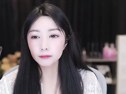 Nuyoah-77 online show from 10.10.25