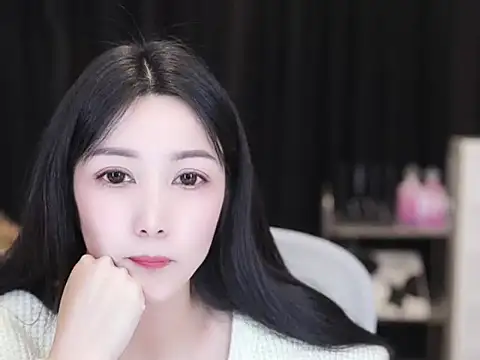 Nuyoah-77 online show from 11.02.25