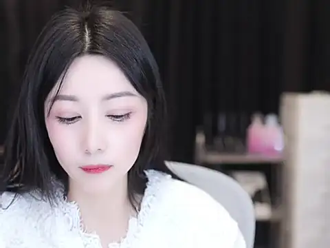 Nuyoah-77 online show from 11.25.25