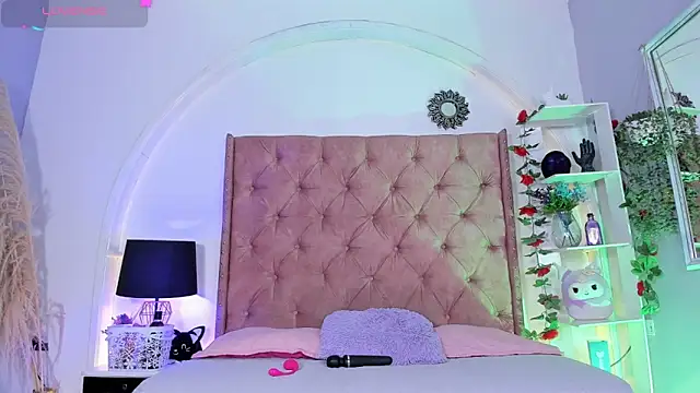 LadyAvalon online show from 11.26.25