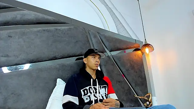 Snapshot of Noah_Tokisha chatting on 12.03.24 Noah Tokisha online show from 12.03.24