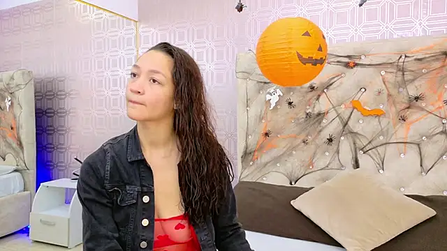 SaaraBrown online show from 10.23.25