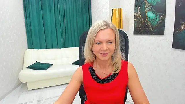 AgathaKlouin online show from 02.02.25