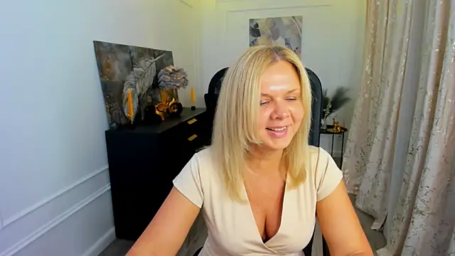 AgathaKlouin online show from 05.26.26