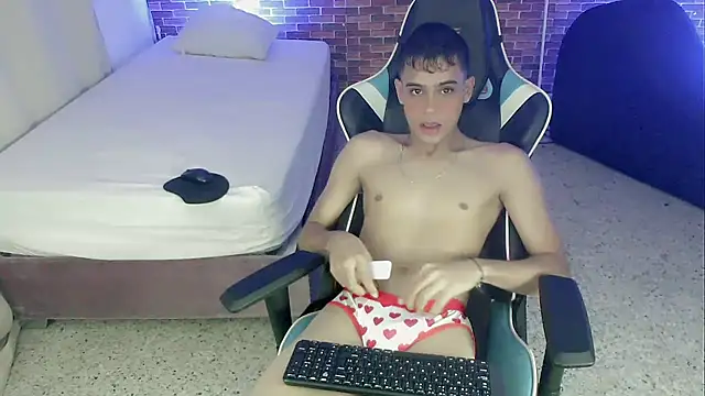 zacariasss  online show from 09.13.25