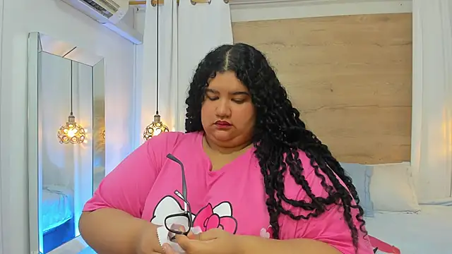 Miley Collins online show from 11.28.25