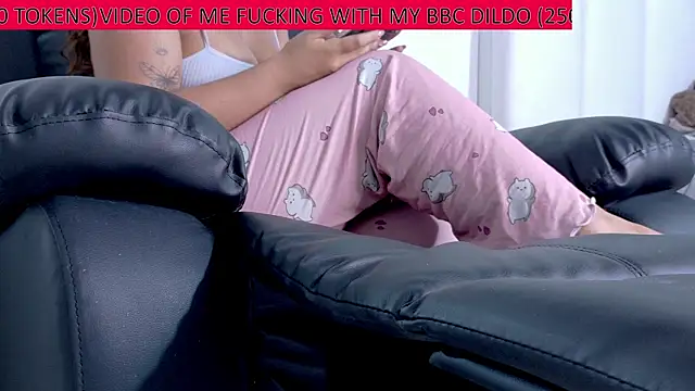 Snapshot of latinfeet-qos chatting on 07.21.26 latinfeet-qos online show from 07.21.26
