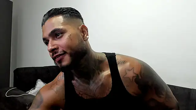 Snapshot of Exotic_tatto27121 chatting on 04.23.26 Exotic tatto27121 online show from 04.23.26