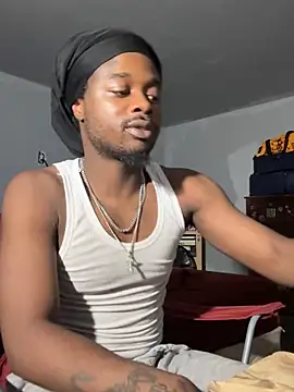 Snapshot of SluttyLyfe4L chatting on 11.18.25 SluttyLyfe4L online show from 11.18.25