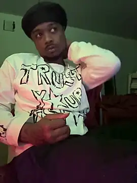 Snapshot of SluttyLyfe4L chatting on 12.05.25 SluttyLyfe4L online show from 12.05.25