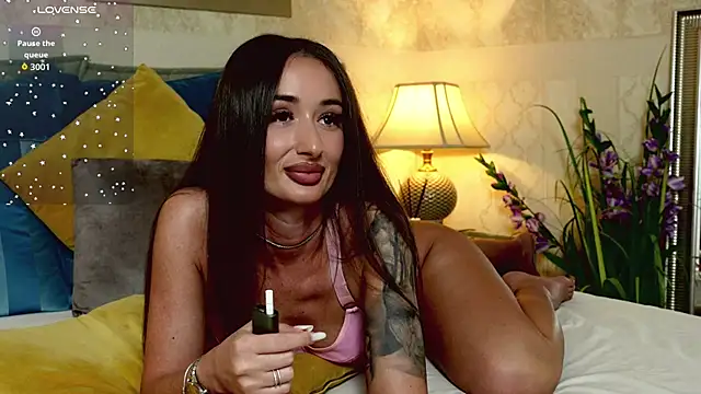 OneOutrageous online show from 11.11.25