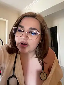 Snapshot of Leya__Droit chatting on 02.17.25 Leya Droit online show from 02.17.25