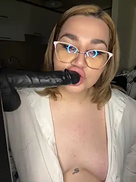 Snapshot of Leya__Droit chatting on 02.22.25 Leya Droit online show from 02.22.25