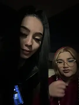 Snapshot of Leya__Droit chatting on 03.05.25 Leya Droit online show from 03.05.25