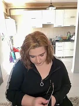 Snapshot of Leya__Droit chatting on 03.07.25 Leya Droit online show from 03.07.25