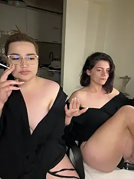 Snapshot of Leya__Droit chatting on 03.23.25 Leya Droit online show from 03.23.25
