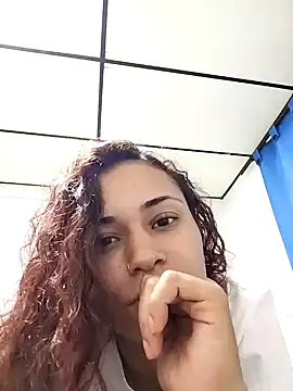 Snapshot of caroline0997 chatting on 01.16.25 caroline0997 online show from 01.16.25