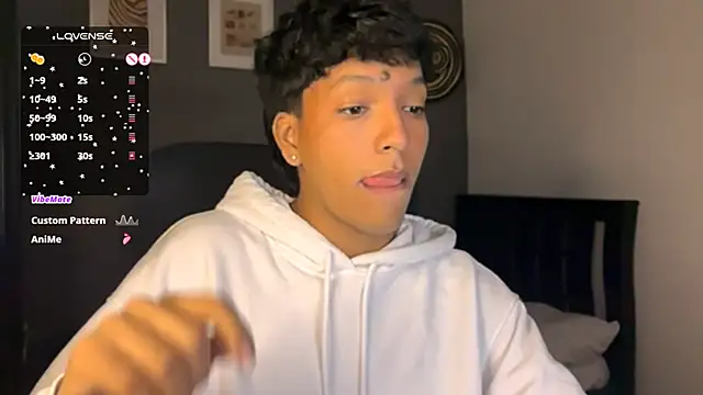 Snapshot of Xander_bonnet1 chatting on 02.07.25 Xander bonnet1 online show from 02.07.25