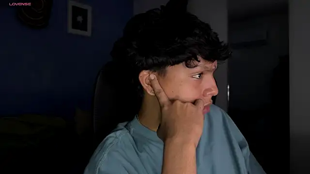 Snapshot of Xander_bonnet1 chatting on 11.21.25 Xander bonnet1 online show from 11.21.25