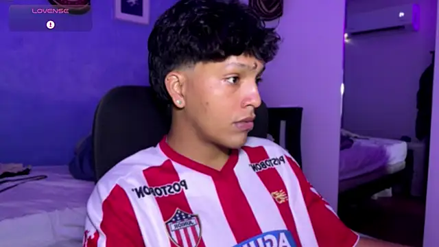 Snapshot of Xander_bonnet1 chatting on 12.03.25 Xander bonnet1 online show from 12.03.25