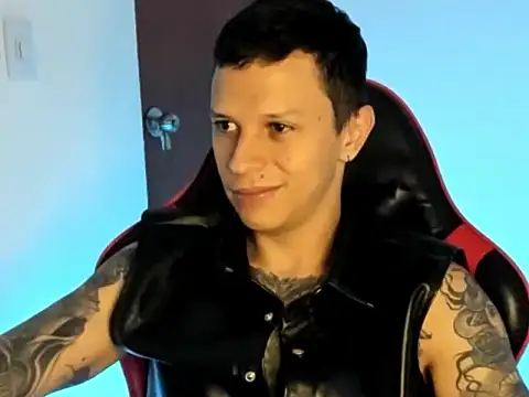 Snapshot of goodboy69l chatting on 06.26.26 goodboy69l online show from 06.26.26