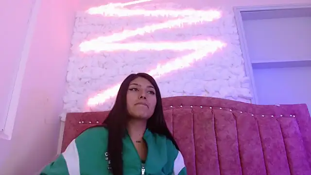 SarahStones online show from 01.30.25