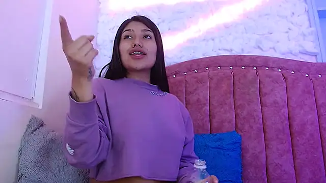 SarahStones online show from 01.31.25