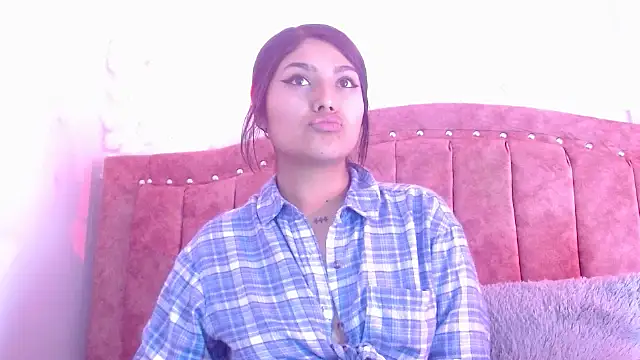 SarahStones online show from 02.11.25