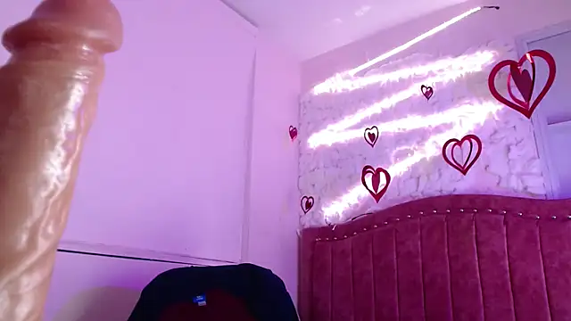 SarahStones online show from 03.12.25