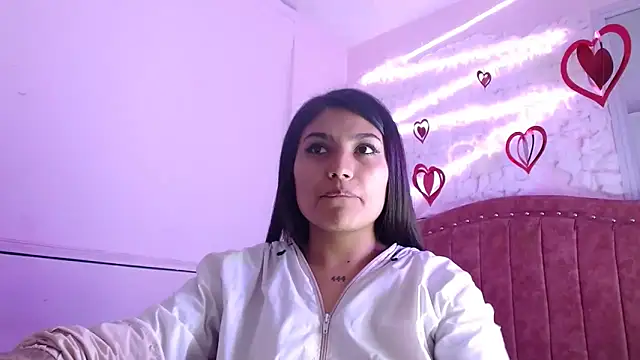 SarahStones online show from 03.14.25