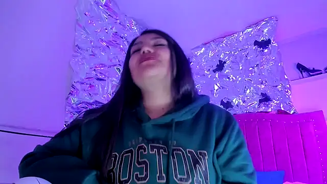 SarahStones online show from 11.27.25