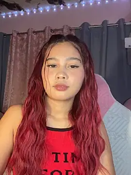 Snapshot of ursweet_babygirl chatting on 06.27.26 ursweet babygirl online show from 06.27.26