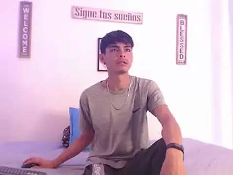 Snapshot of harrytomson_1 chatting on 12.27.24 harrytomson 1 online show from 12.27.24