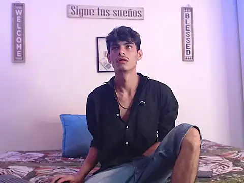 Snapshot of harrytomson_1 chatting on 01.26.25 harrytomson 1 online show from 01.26.25