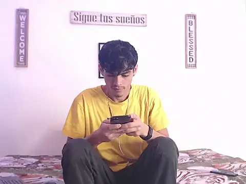 Snapshot of harrytomson_1 chatting on 01.27.25 harrytomson 1 online show from 01.27.25