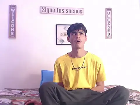 Snapshot of harrytomson_1 chatting on 01.27.25 harrytomson 1 online show from 01.27.25