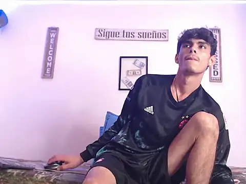 Snapshot of harrytomson_1 chatting on 01.30.25 harrytomson 1 online show from 01.30.25