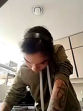 scarlet castro online show from 11.04.25