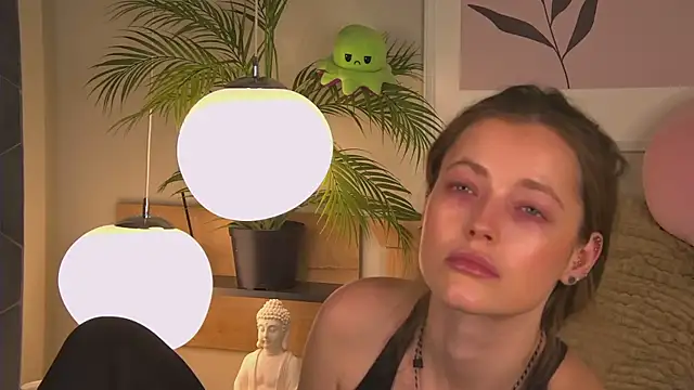 Snapshot of AshleyDouglas chatting on 01.28.25 AshleyDouglas online show from 01.28.25