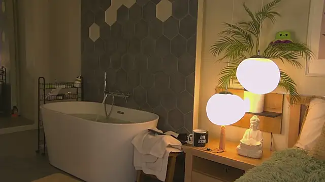 Snapshot of AshleyDouglas chatting on 02.09.25 AshleyDouglas online show from 02.09.25