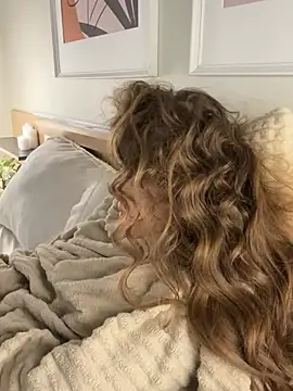 Snapshot of AshleyDouglas chatting on 03.09.25 AshleyDouglas online show from 03.09.25