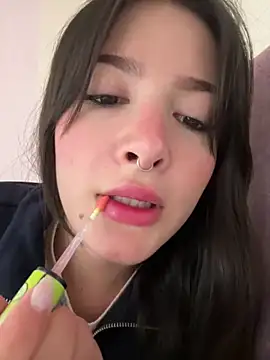 Snapshot of annaharper- chatting on 01.24.25 annaharper- online show from 01.24.25