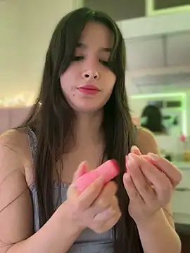 Snapshot of annaharper- chatting on 02.22.25 annaharper- online show from 02.22.25