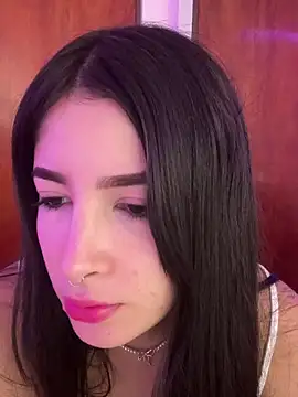 Snapshot of annaharper- chatting on 03.18.25 annaharper- online show from 03.18.25