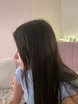 Snapshot of annaharper- chatting on 09.19.25 annaharper- online show from 09.19.25