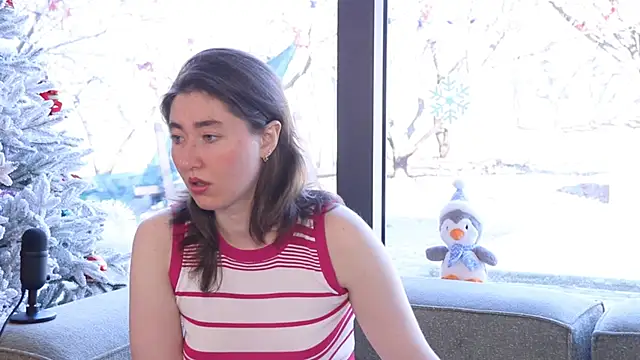 Snapshot of GentleSparkMay chatting on 01.05.25 GentleSparkMay online show from 01.05.25