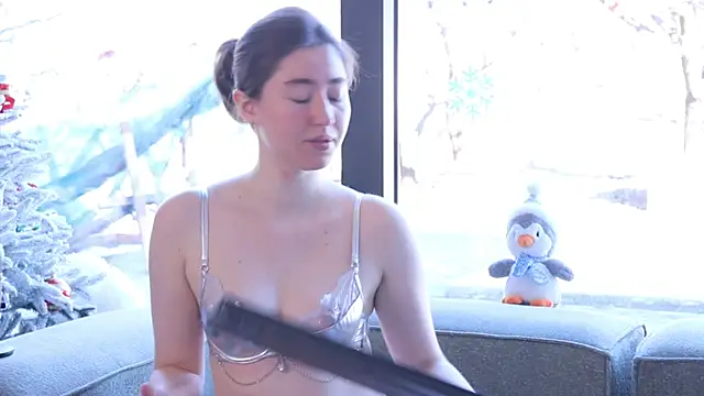 Snapshot of GentleSparkMay chatting on 01.11.25 GentleSparkMay online show from 01.11.25