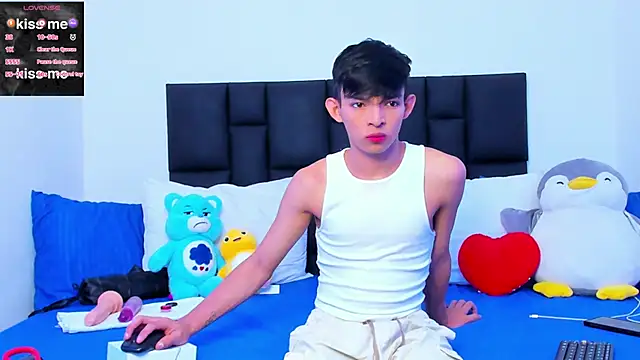 Snapshot of Tonny_twink_ chatting on 03.09.25 Tonny twink  online show from 03.09.25