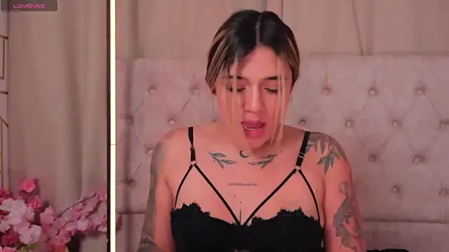 ashleyvalirya online show from 02.21.25