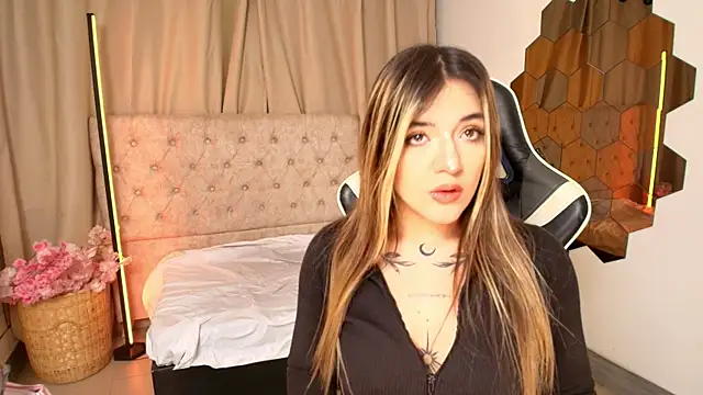 ashleyvalirya online show from 03.21.25